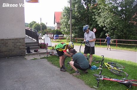 Bikeee Tour Veliš 2005